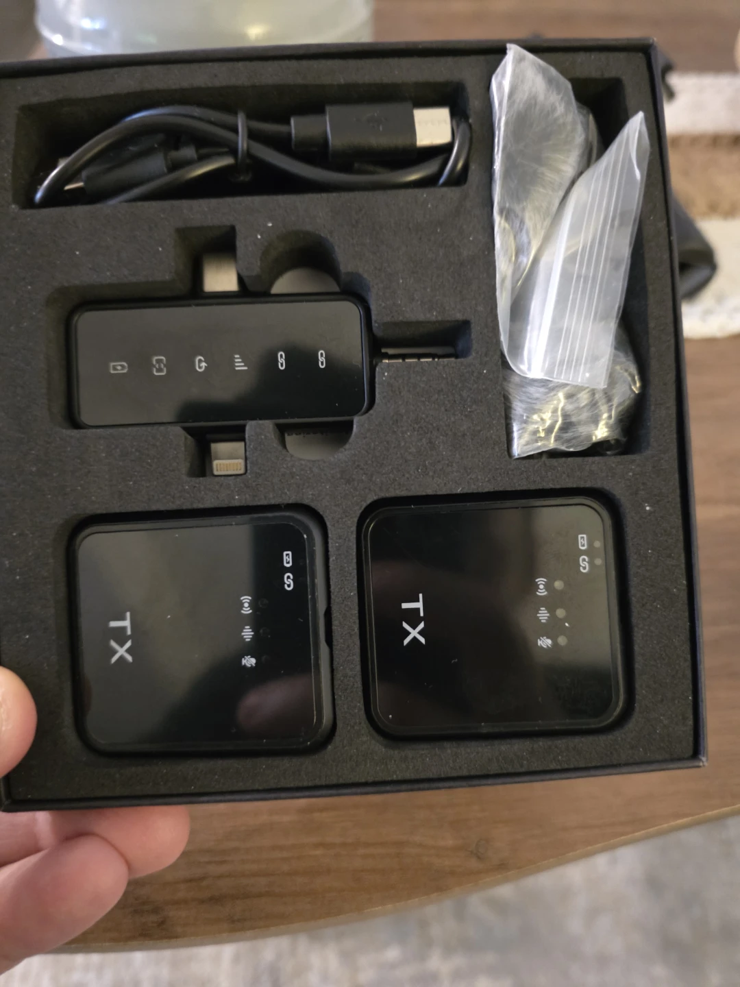 Wireless microphones - photo 2