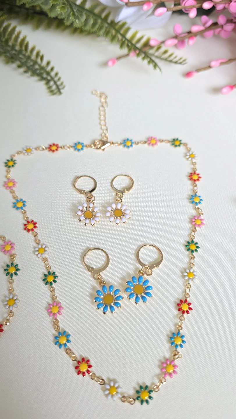 Daisy Flower Necklace, Bracelet, and Earrings Set - photo 2