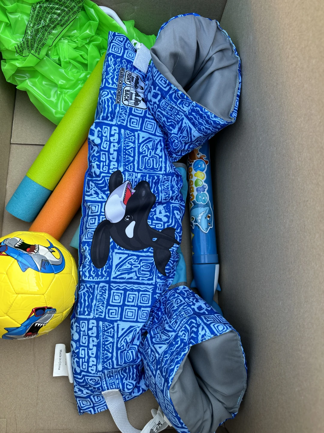 Body Glove Swim Vest, Water Guns & Pool Noodles Set - photo 2