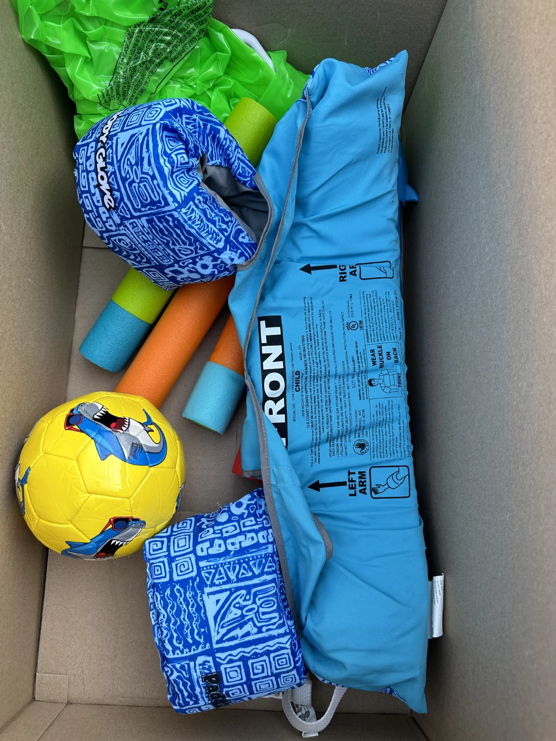 Body Glove Swim Vest, Water Guns & Pool Noodles Set - photo 3