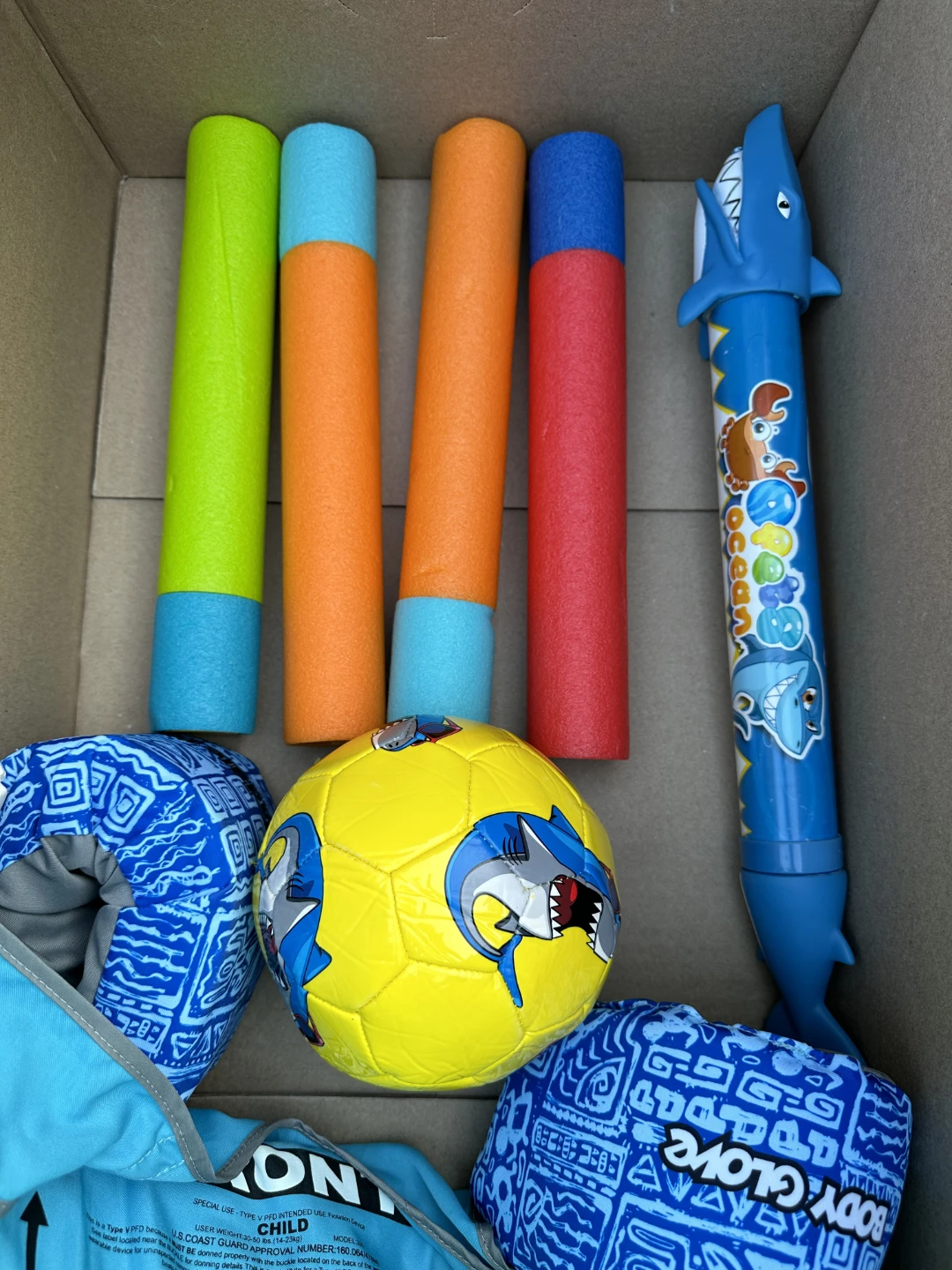 Body Glove Swim Vest, Water Guns & Pool Noodles Set - photo 4