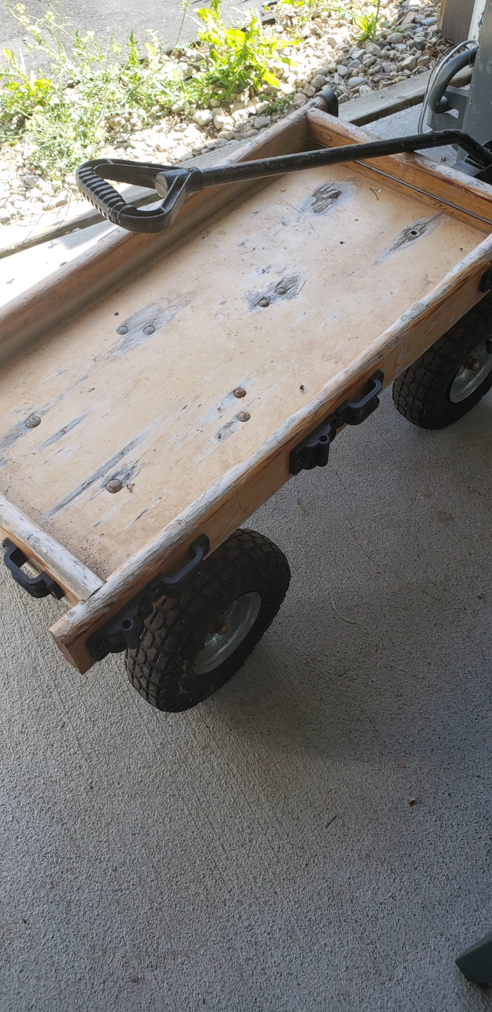 Wooden pull wagon with handle Used