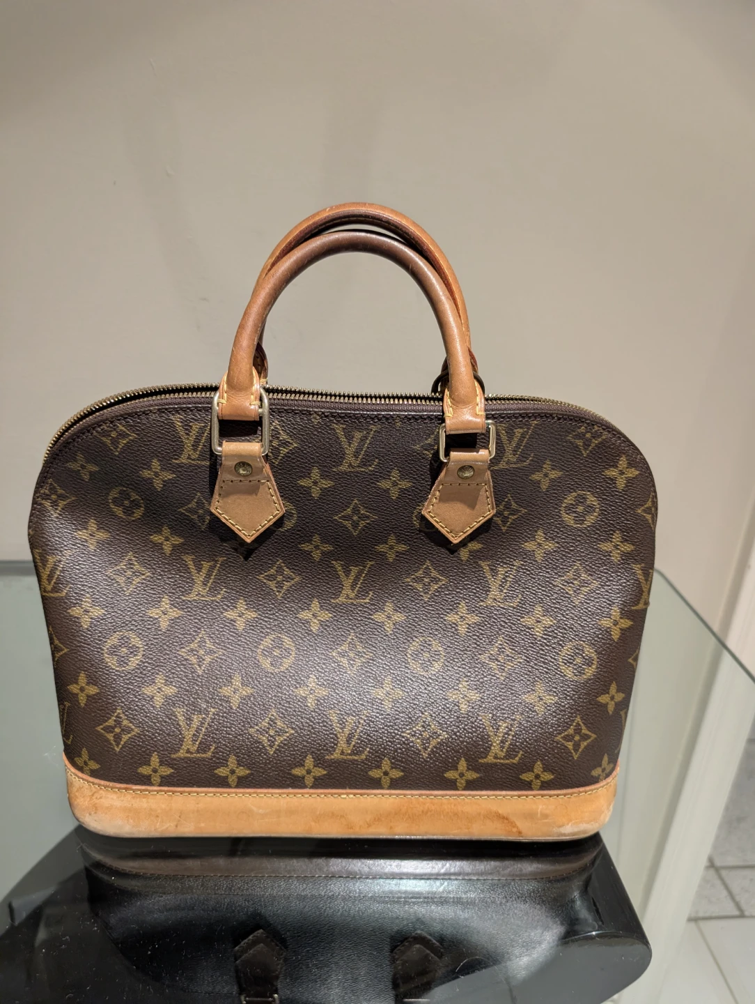 Louis Vuitton Monogram Alma Handbag - photo 2