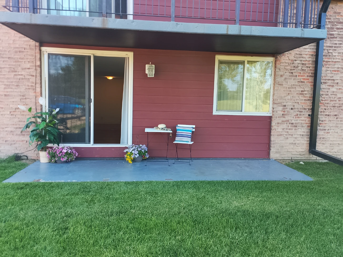 Corner Bottom Floor Unit (Condo) for rent