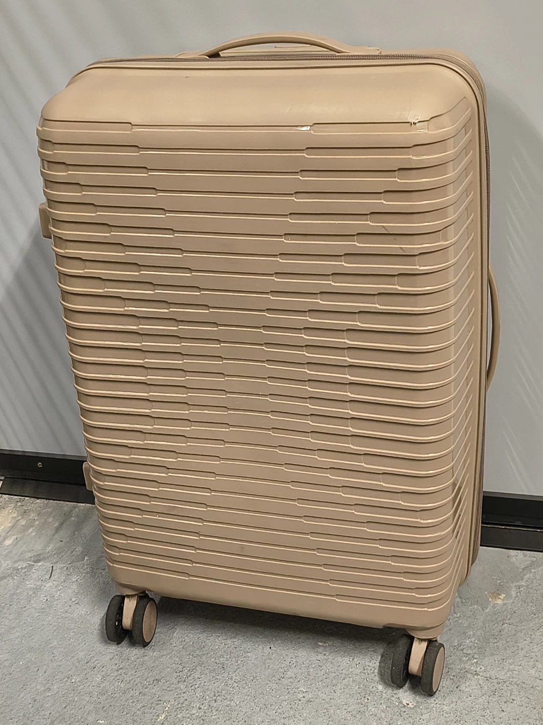 Tan Hardshell 4 Wheel Spinner Suitcase (24-Inch Medium Checked) - photo 2