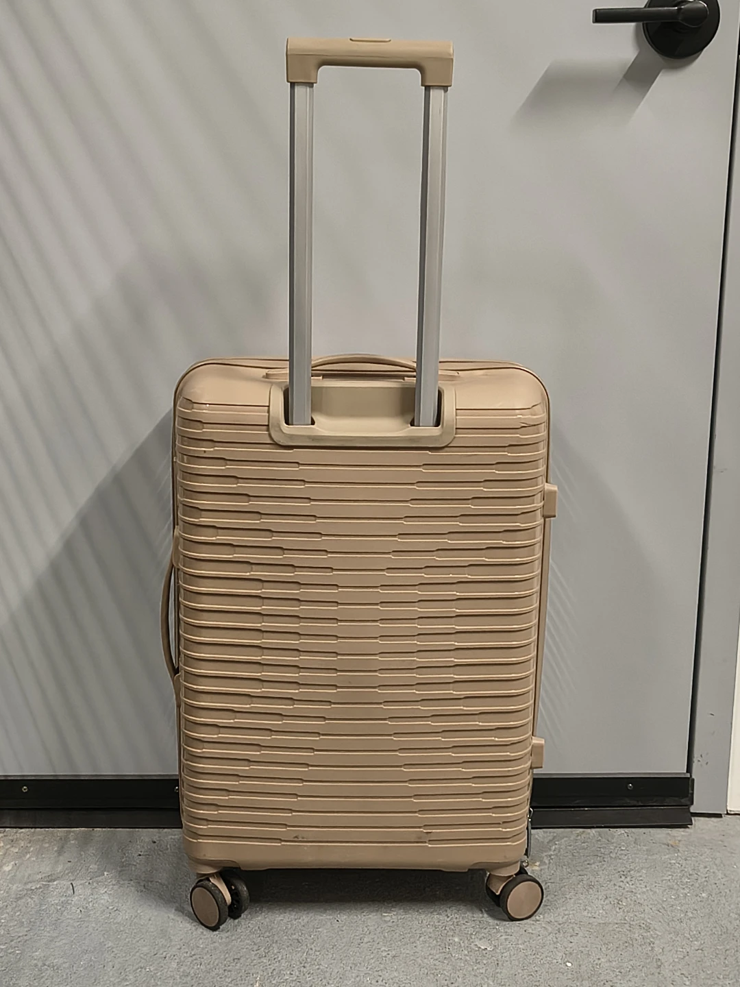 Tan Hardshell 4 Wheel Spinner Suitcase (24-Inch Medium Checked) - photo 3