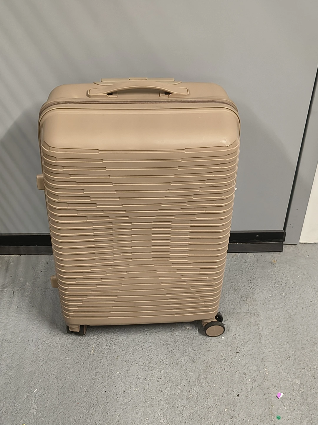 Tan Hardshell 4 Wheel Spinner Suitcase (24-Inch Medium Checked) - photo 4