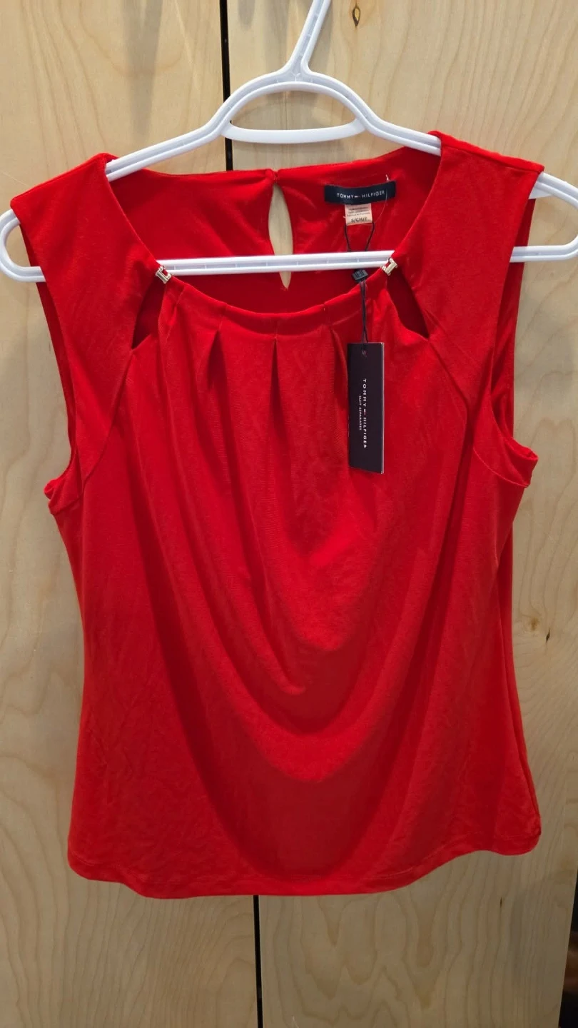 Tommy Hilfiger Red Sleeveless Keyhole Top