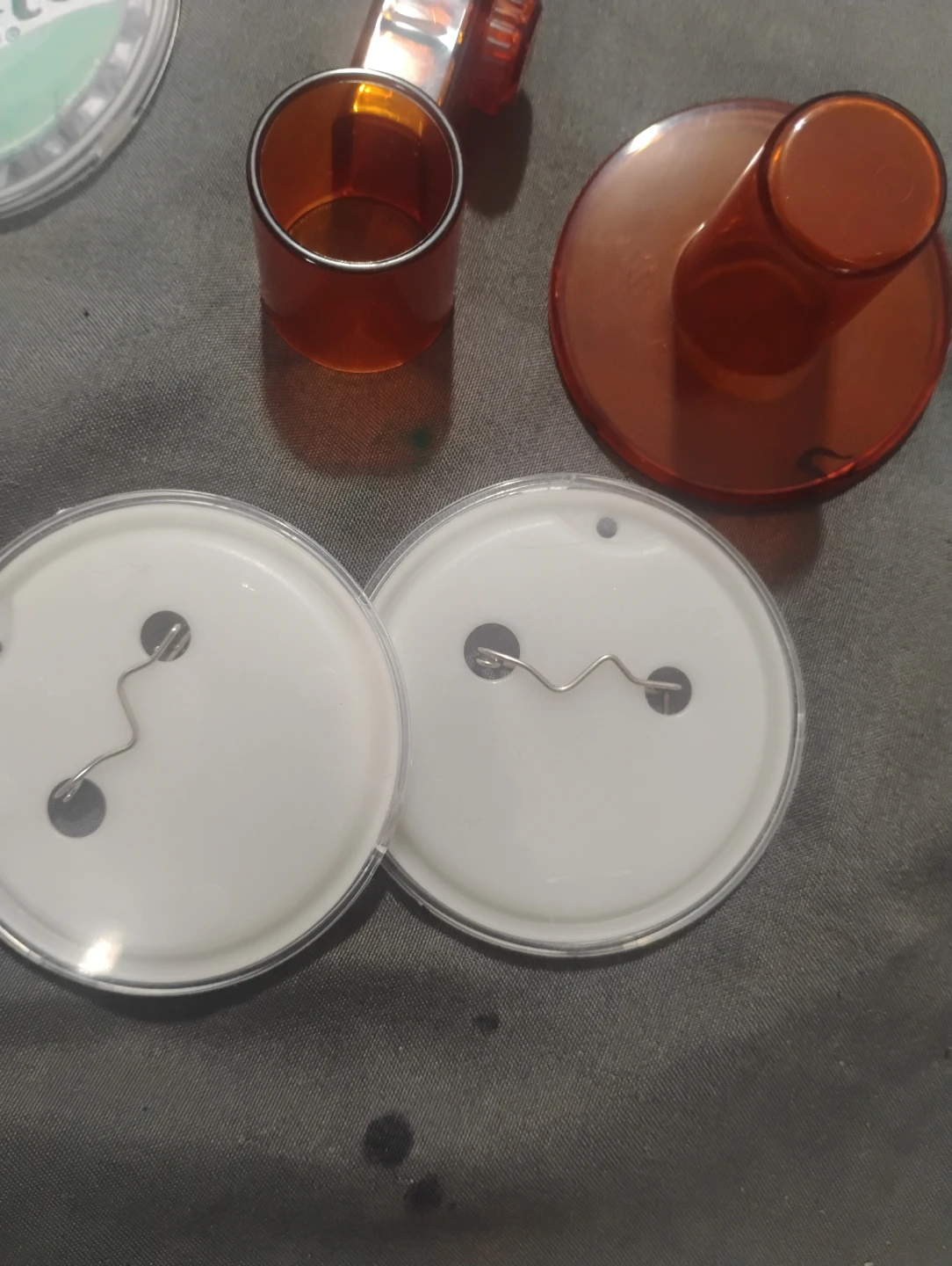 Pin/badge maker - photo 3