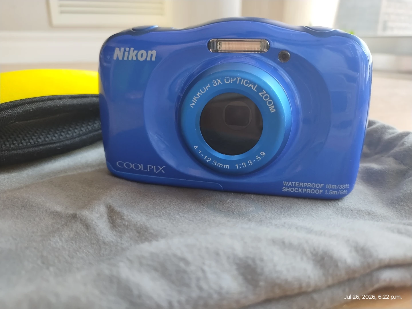 Nikon COOLPIX S33 Waterproof Digital Camera - Blue