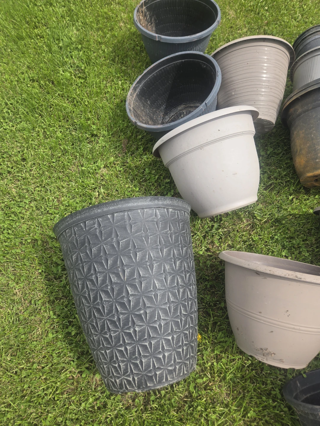 Assorted Plastic Plant Pots - Various Sizes - photo 2