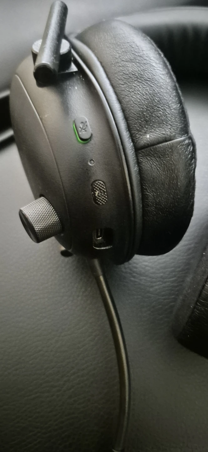 Black Razer Gaming Headphones with Microphone