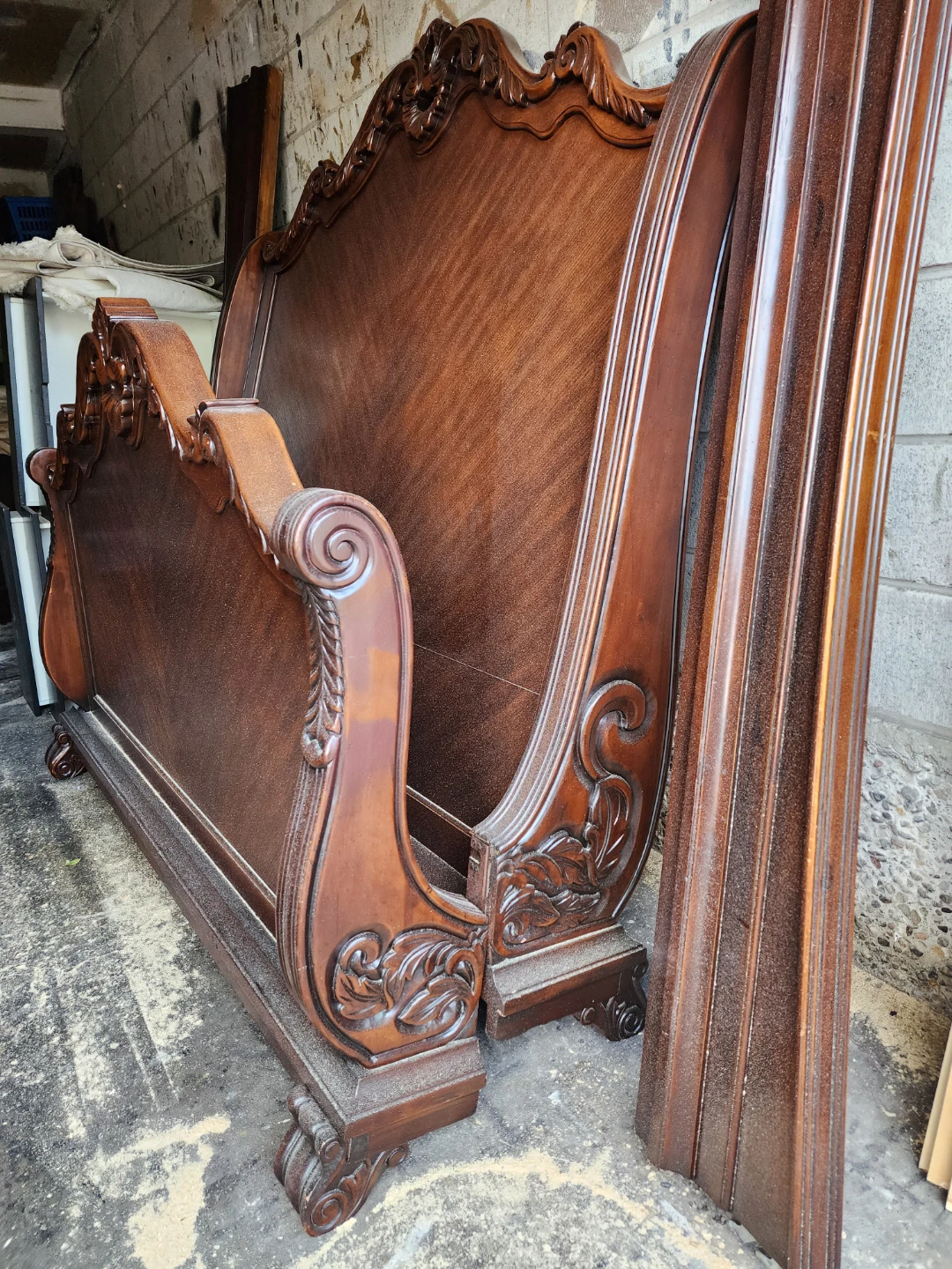 Queen heavy wood