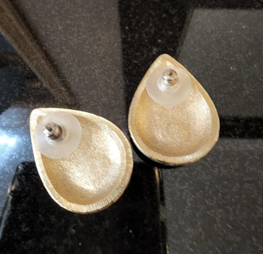 Vintage Teardrop Earrings - photo 2