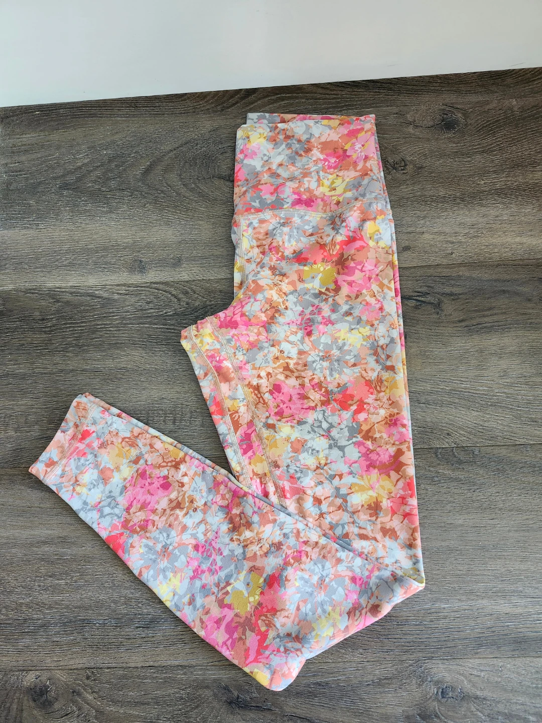 Lululemon Floral Leggings - Size 6 - photo 2