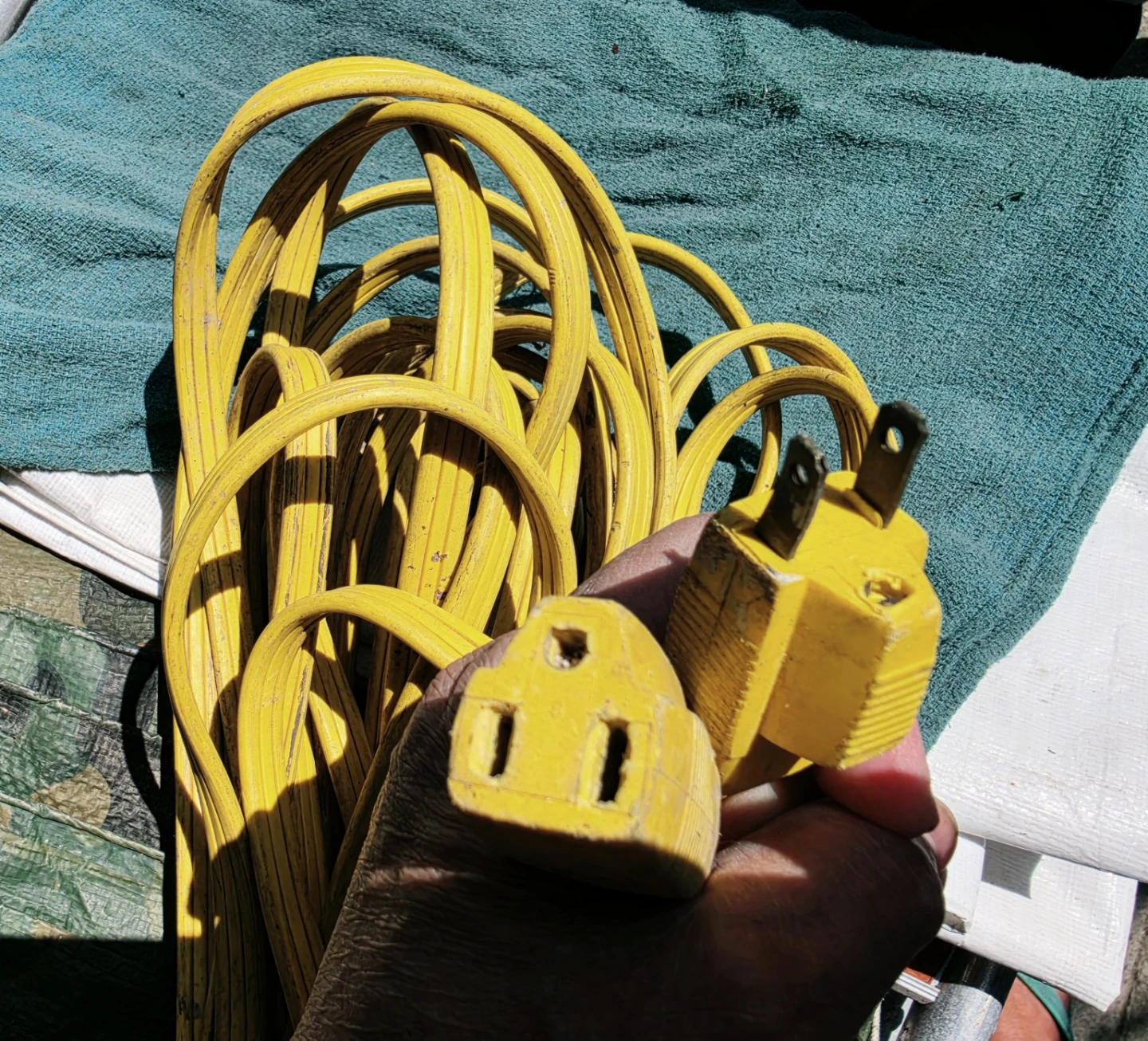 100 ft Flat Yellow Extension Cord Heavy Duty - photo 4