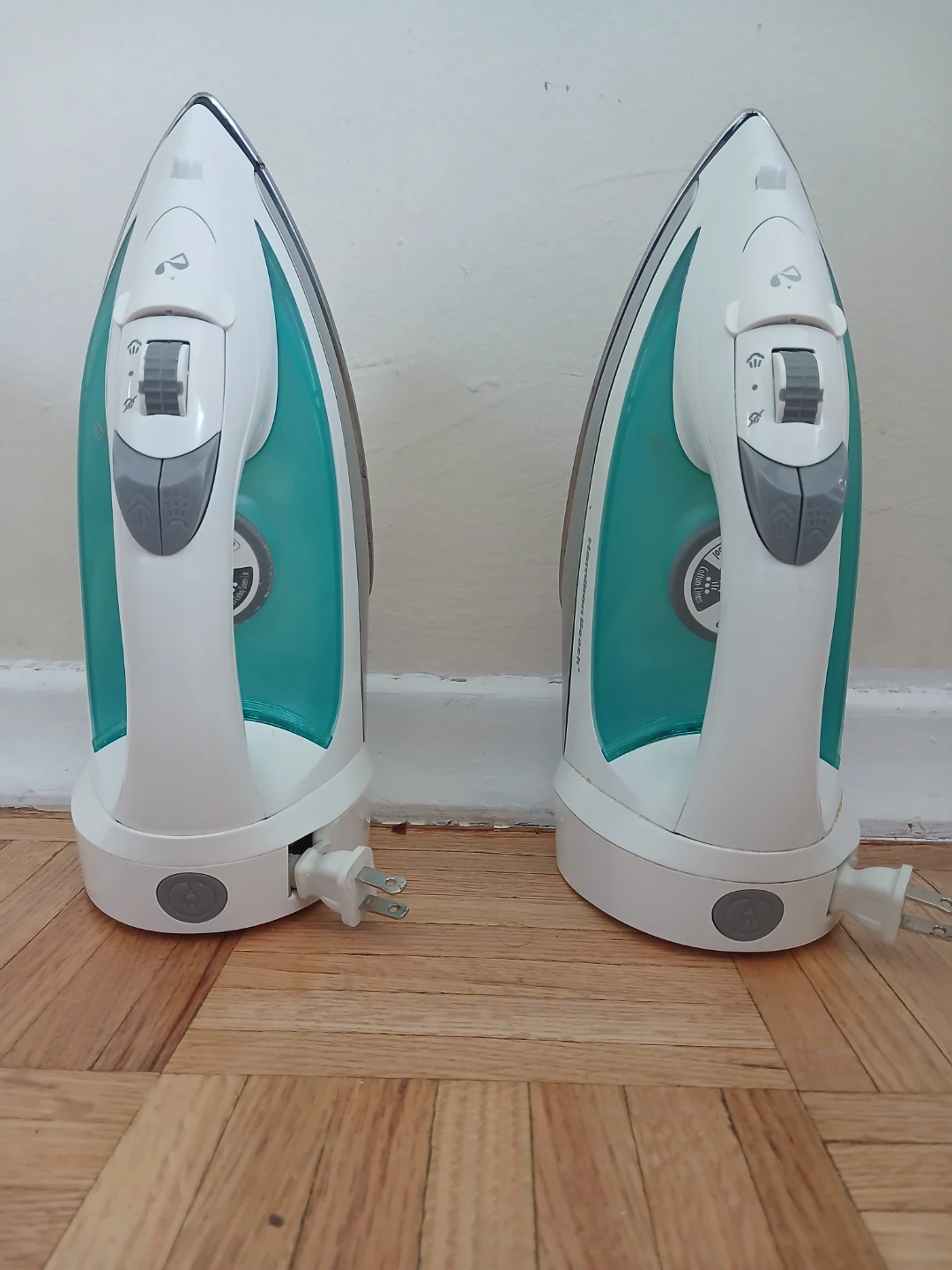 2 sepreat Hamilton Beach Irons - photo 4
