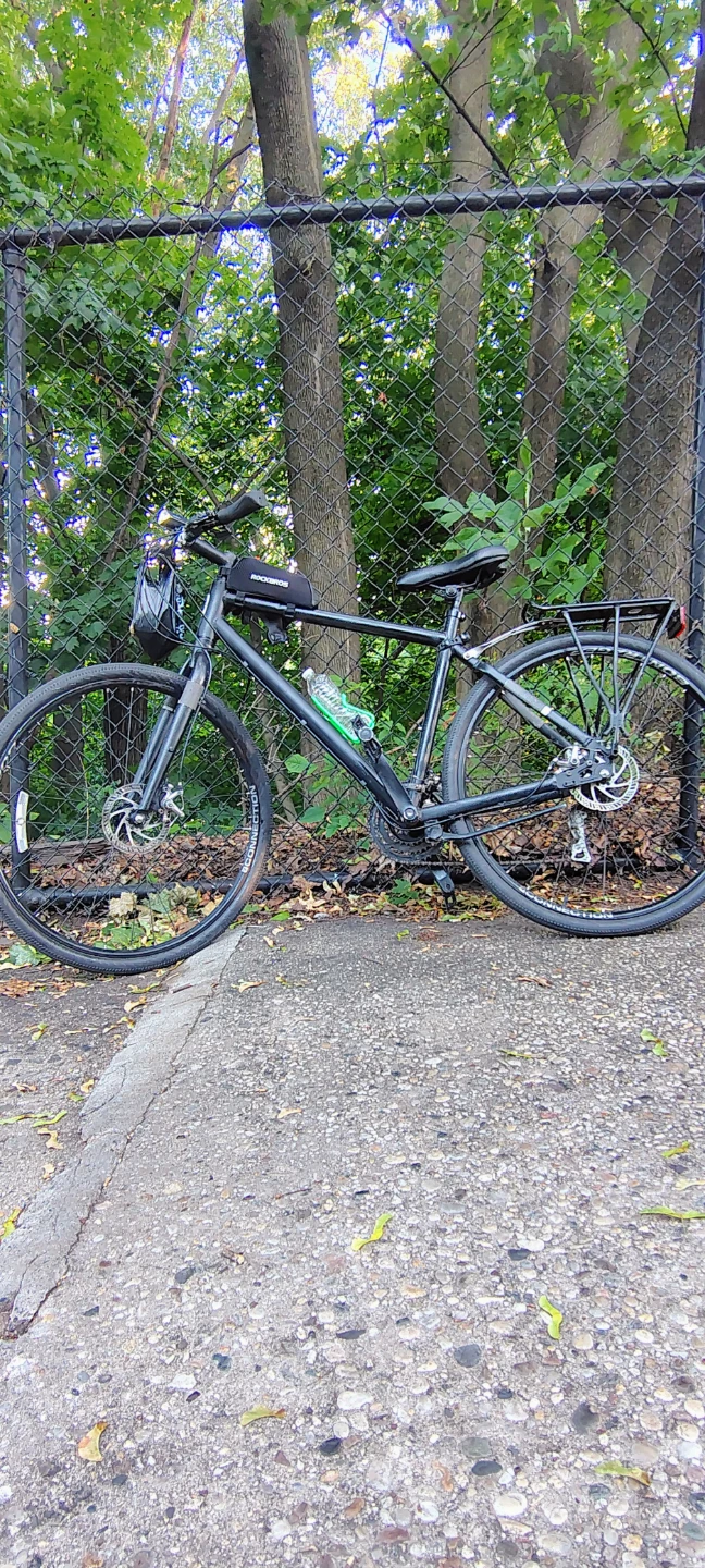 BIKE, BRAND GIANT, SIZE 54, COLOR ALL BLACK