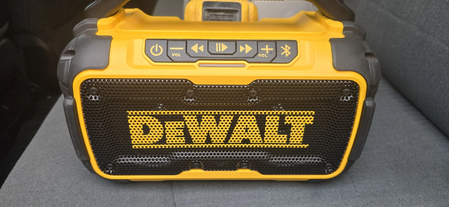 DEWALT 12V/20V MAX Lithium-Ion Work Site Radio - photo 2