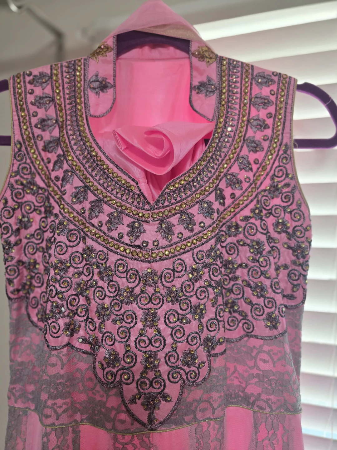 Pink embroidered Anarkali dress - photo 2