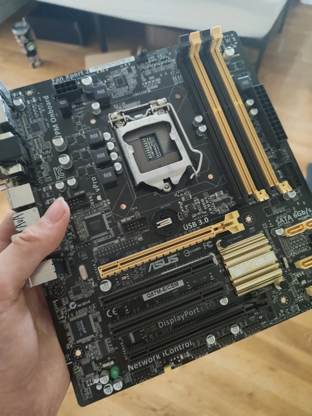 ASUS Q87M-E/CSM Motherboard BROKEN