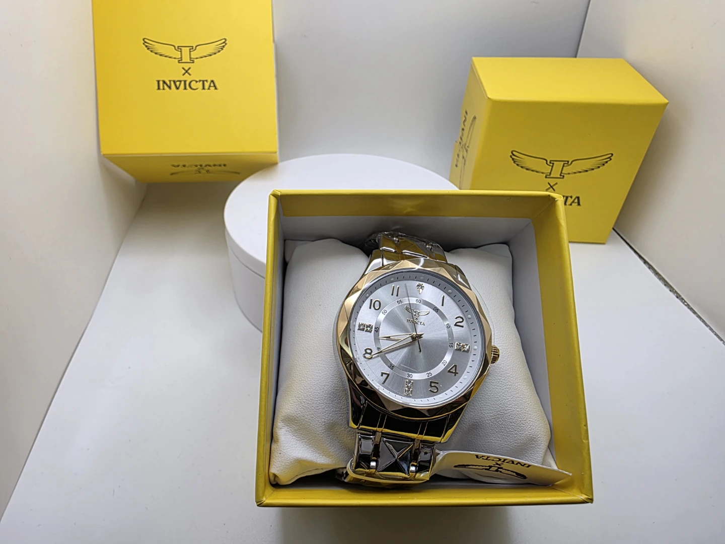 Invicta 69023 Women's Two Tone Quartz Watch Silver Dial Crystal - photo 2