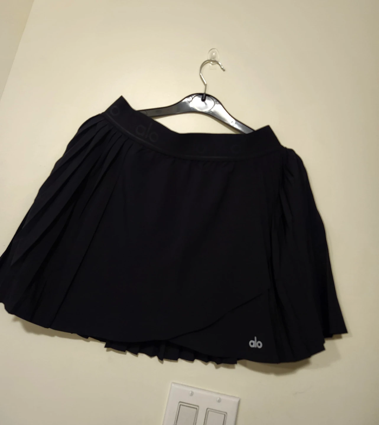 Alo Yoga Black Pleated Tennis Skirt - photo 3