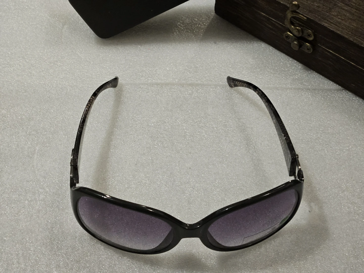 Oscar sunglasses with gradient tint. - photo 3