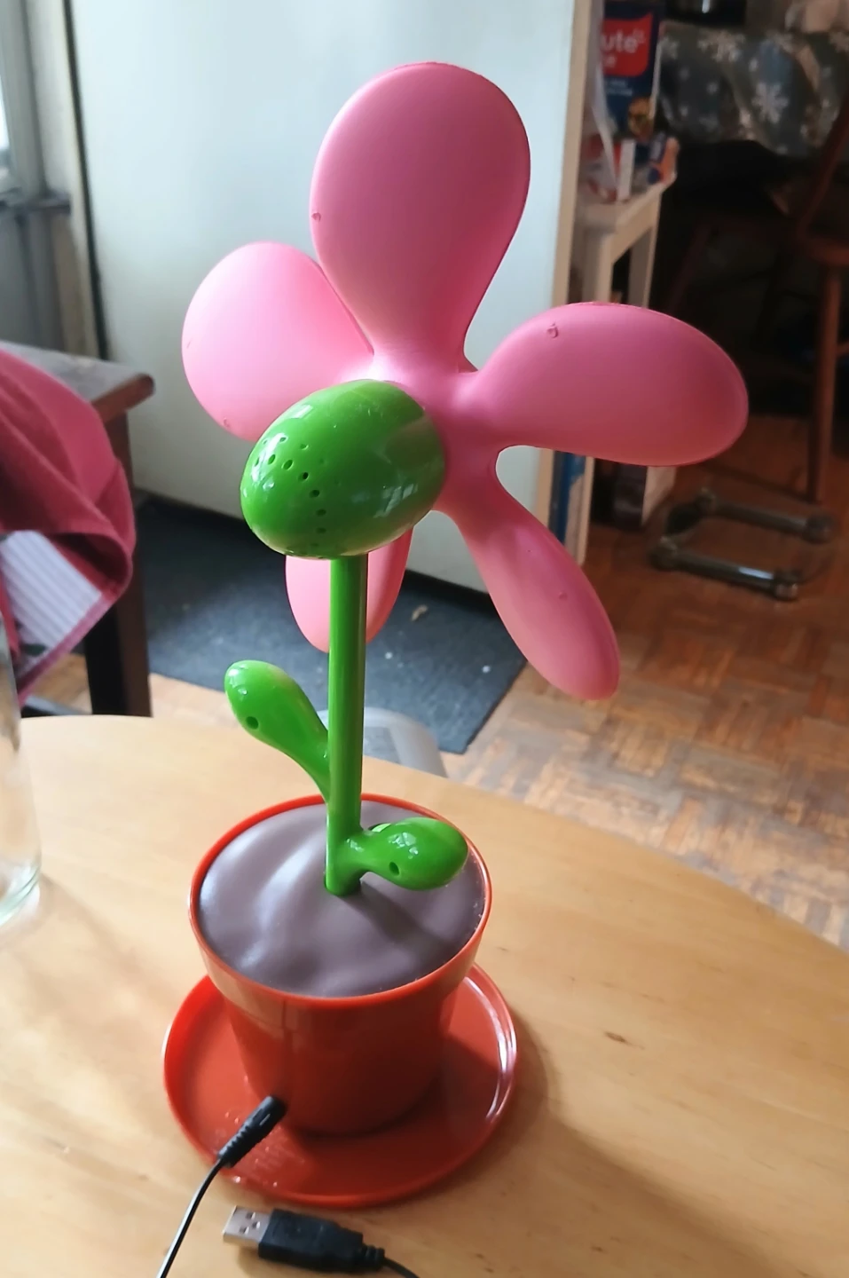 Pink foam Flower Desk Fan - photo 2