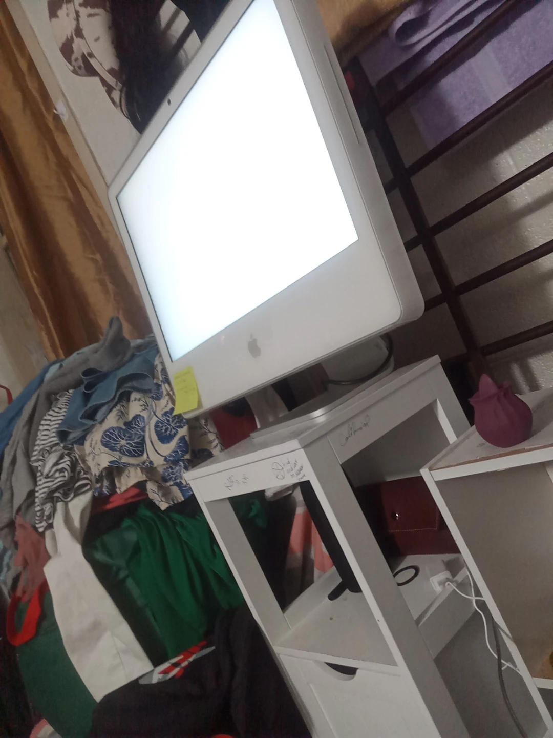 Apple iMac Desktop Computer