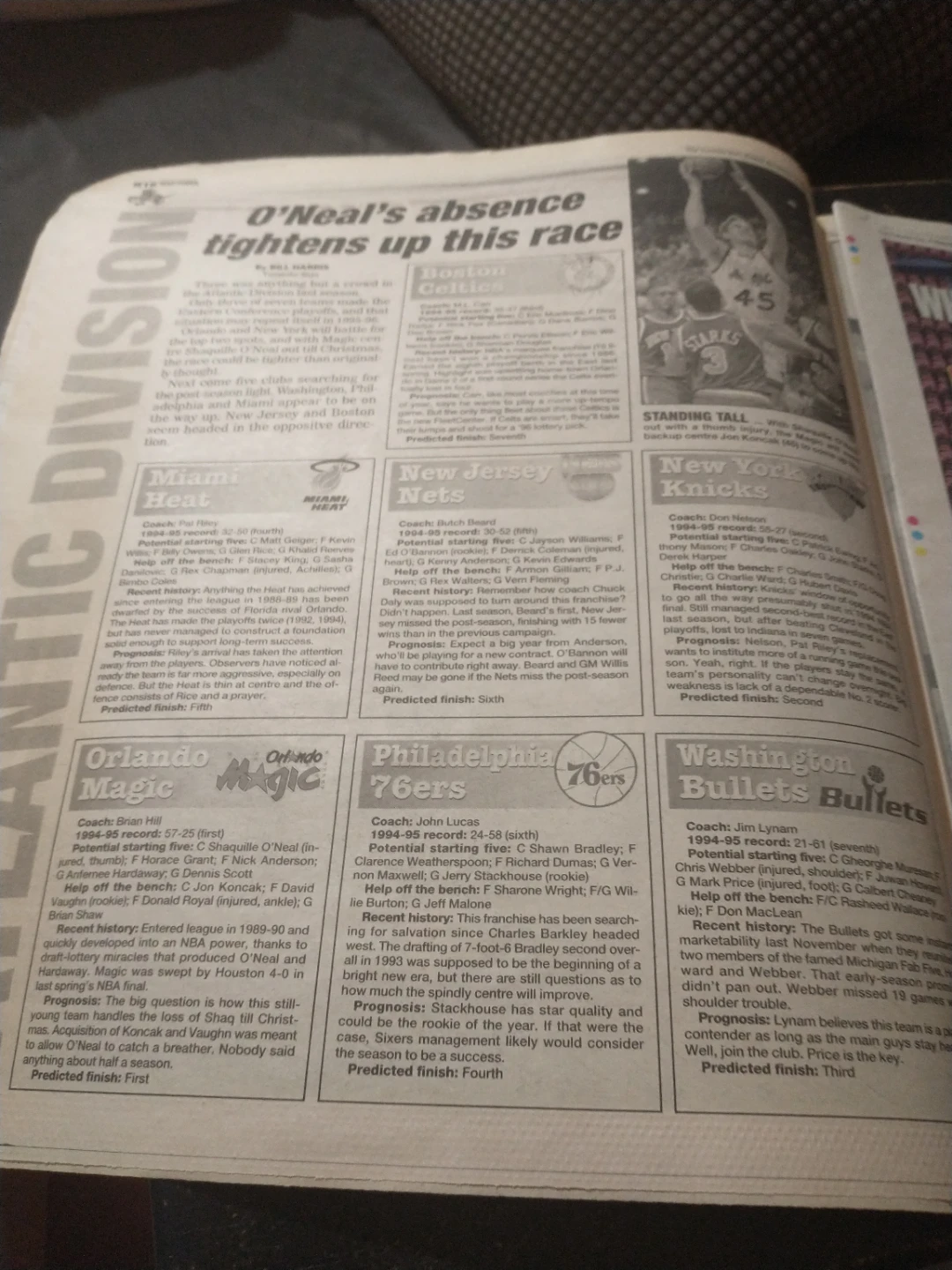 Rare 1995-96Toronto Raptors Inaugural Season Souvenir Edition - photo 5