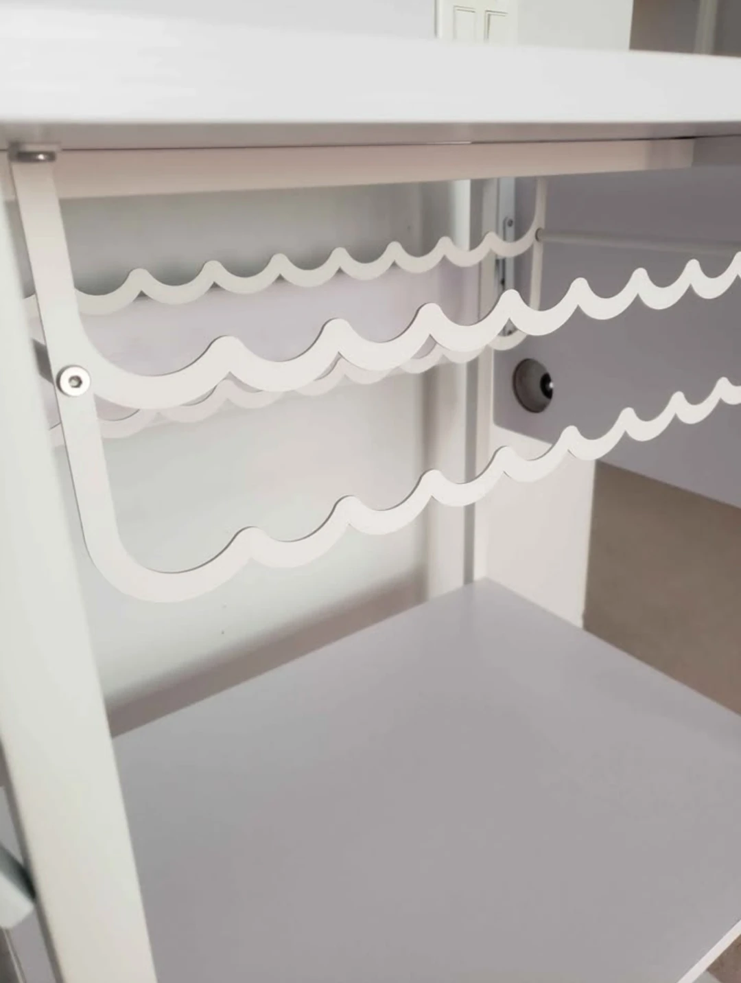 Heat-Press + Cricut Work Table With Wheels - photo 4