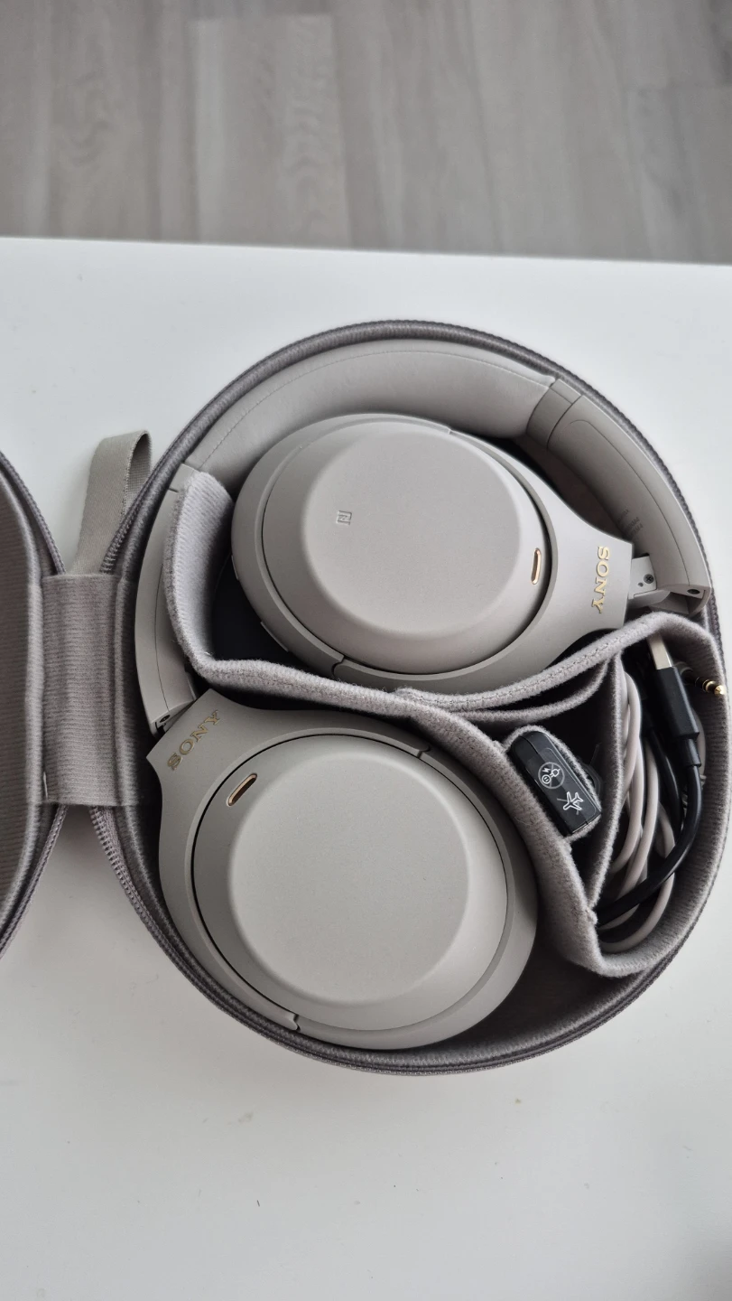 Sony XM4s with Case and All Accessories