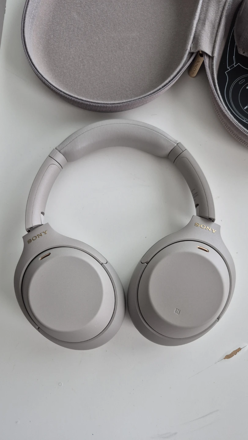 Sony XM4s with Case and All Accessories - photo 2