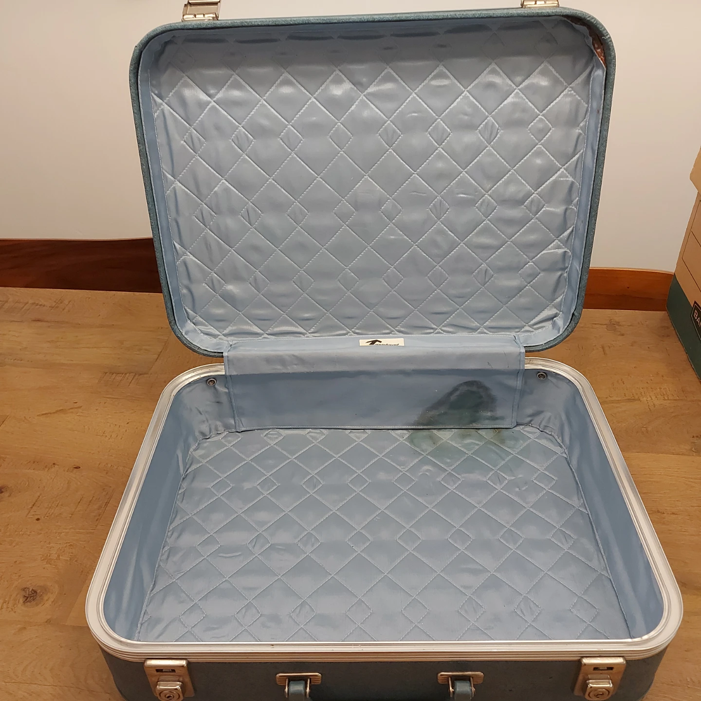 Vintage Blue Suitcase - photo 5