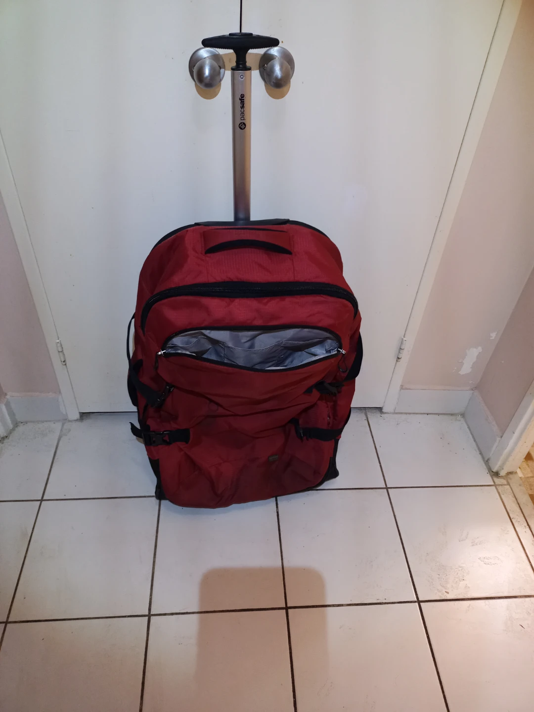 Pacsafe Duffle Bag With Wheels & Extendable Handle - photo 5
