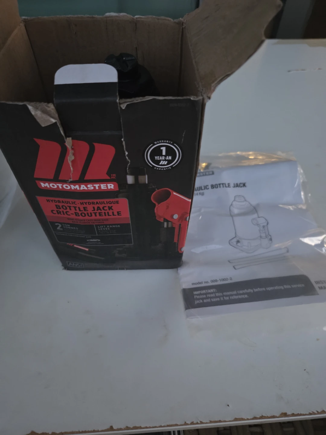 Motomaster Hydraulic Bottle Jack 2 Ton