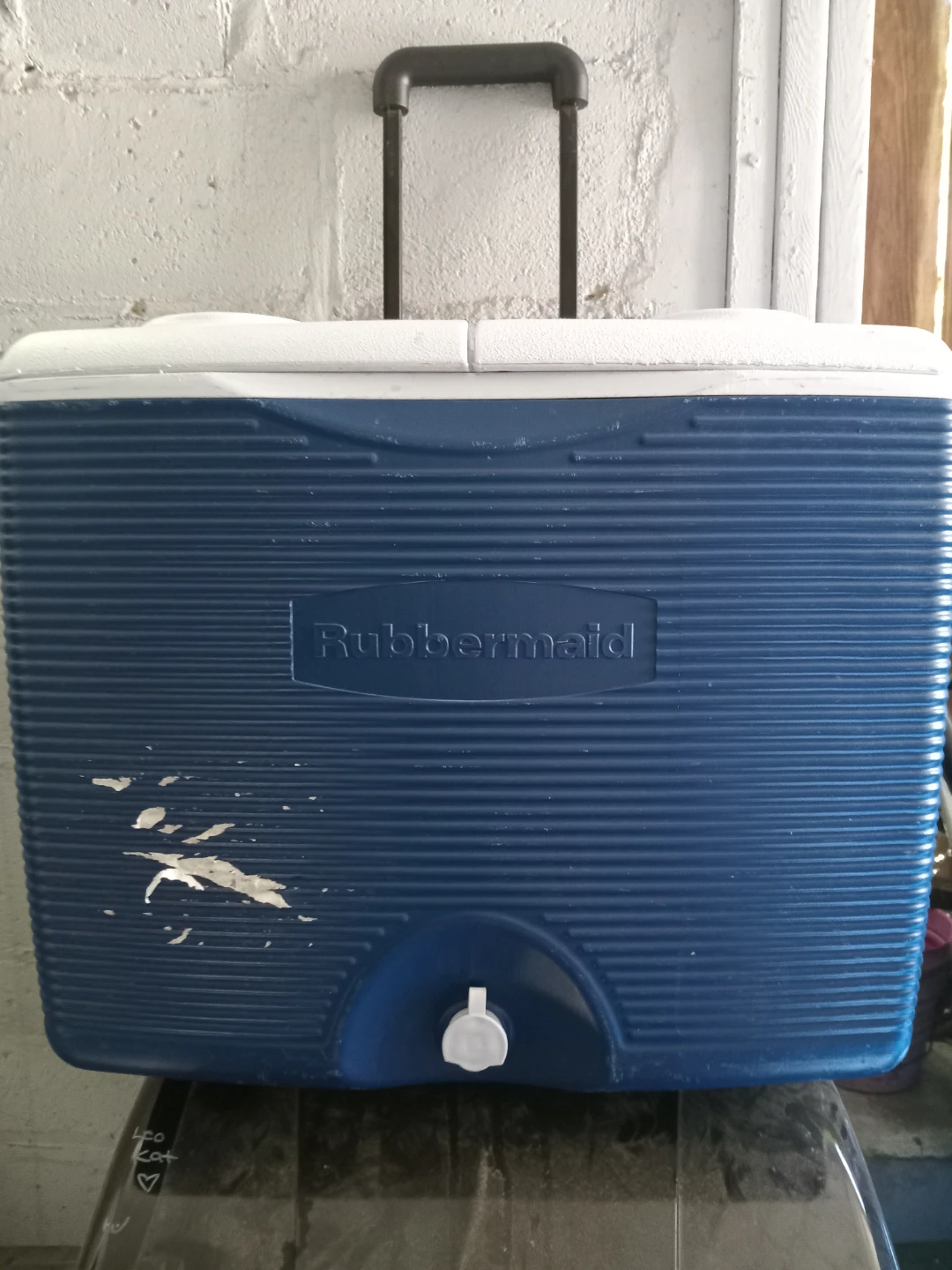 Rubbermaid Cooler with Wheels