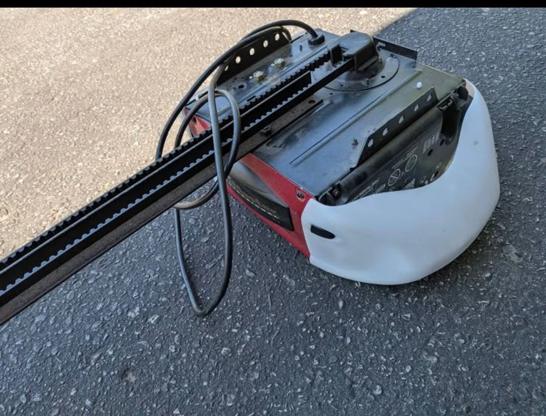 LiftMaster Professional Garage Door Opener - 3/4 H.P. - photo 3
