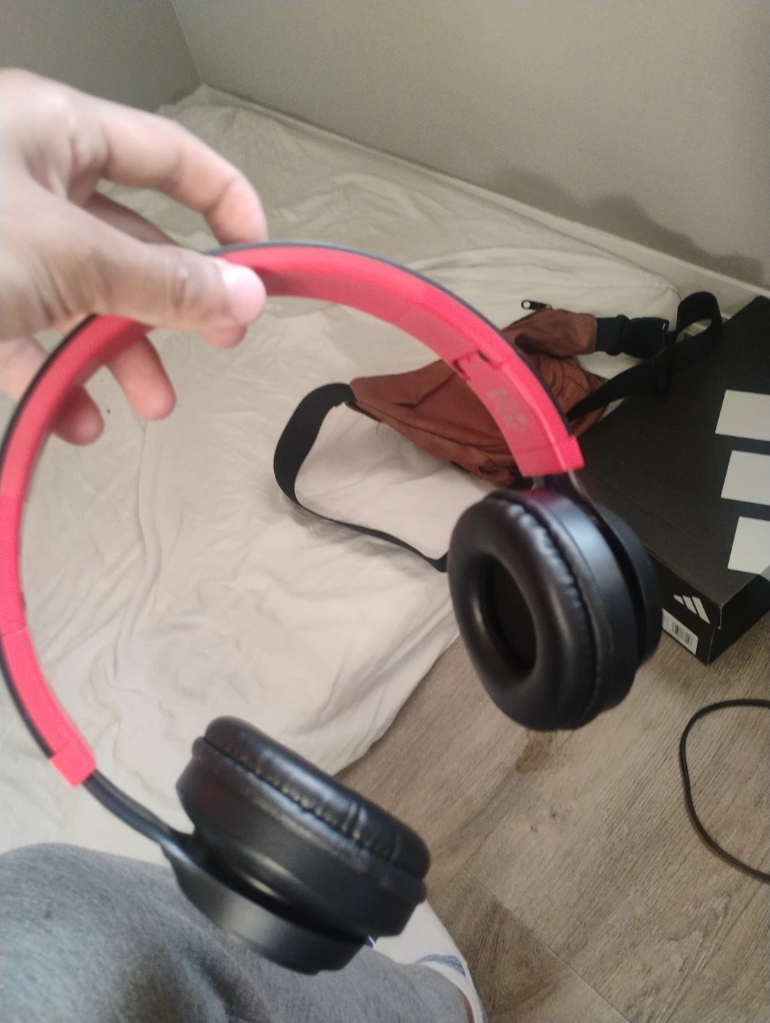Red and Black Over-Ear Headphones mini so