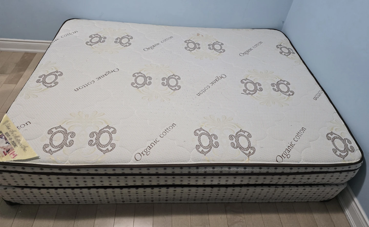 ​Queen Size Mattress with Box Spring