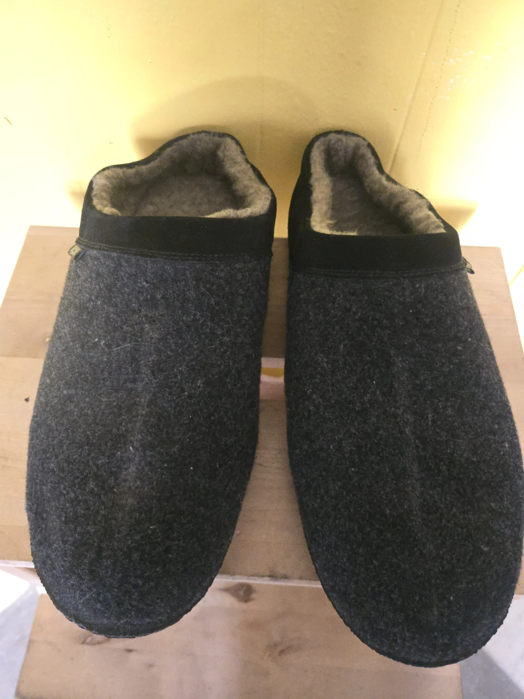 Red Head Brand Co. Men's Slippers Size 11