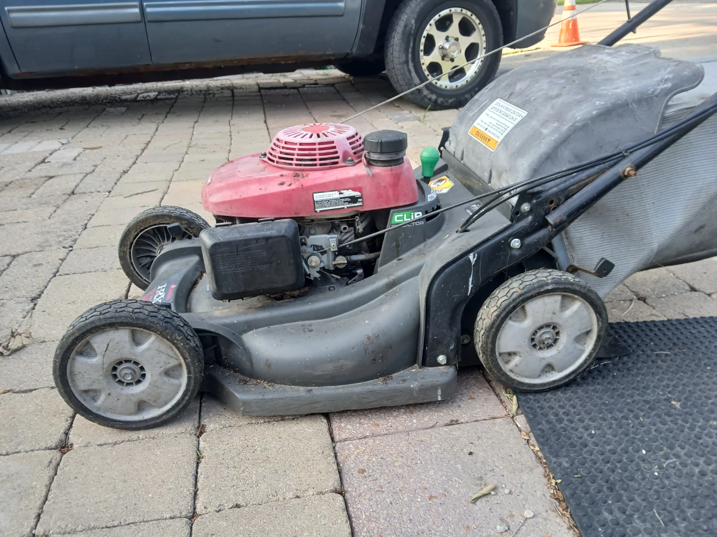 Honda HRX 217 Versamow Lawnmower - photo 4