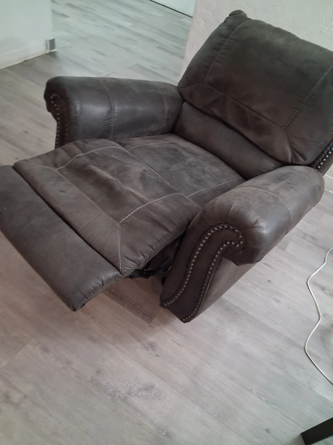 Brown Recliner Chair - photo 4