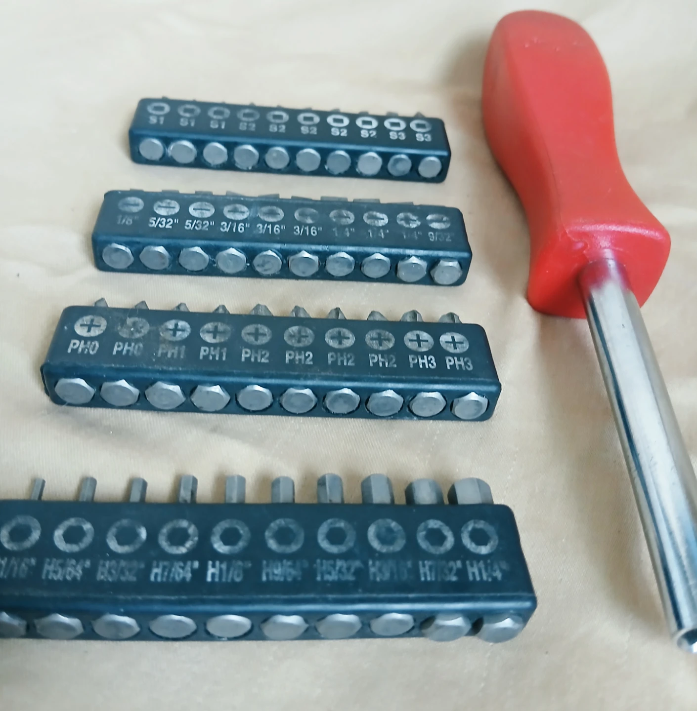 Screwdriver Bit Set of 40 items with Handle - photo 3