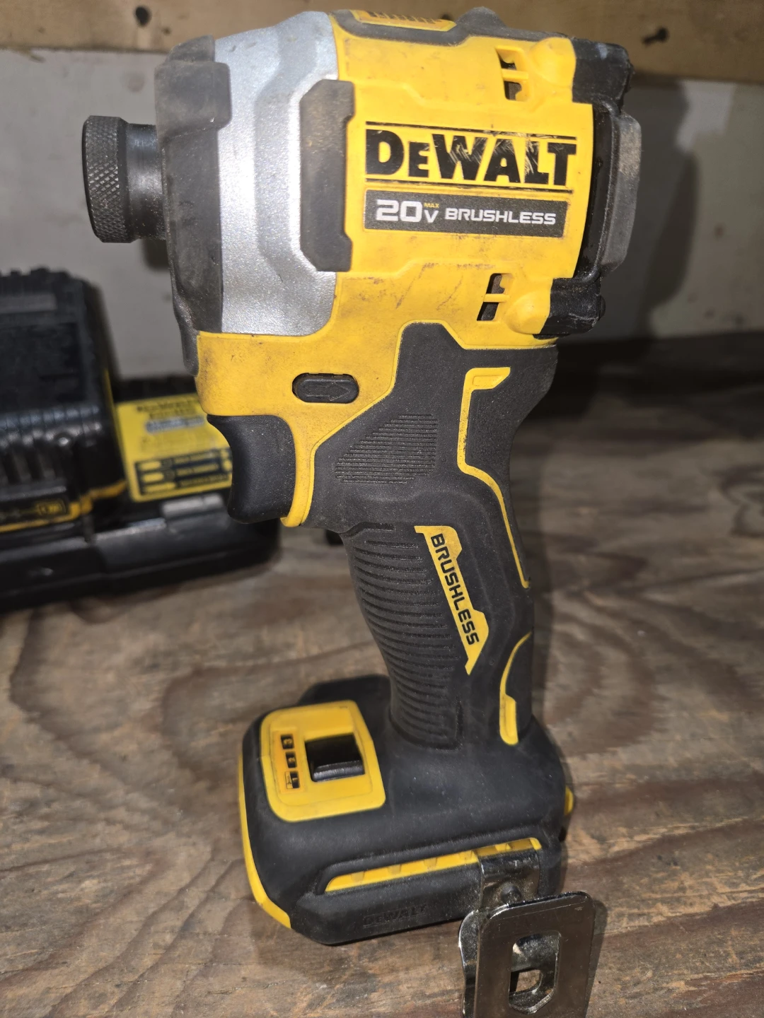 DEWALT 20V max combo not parting out - photo 3