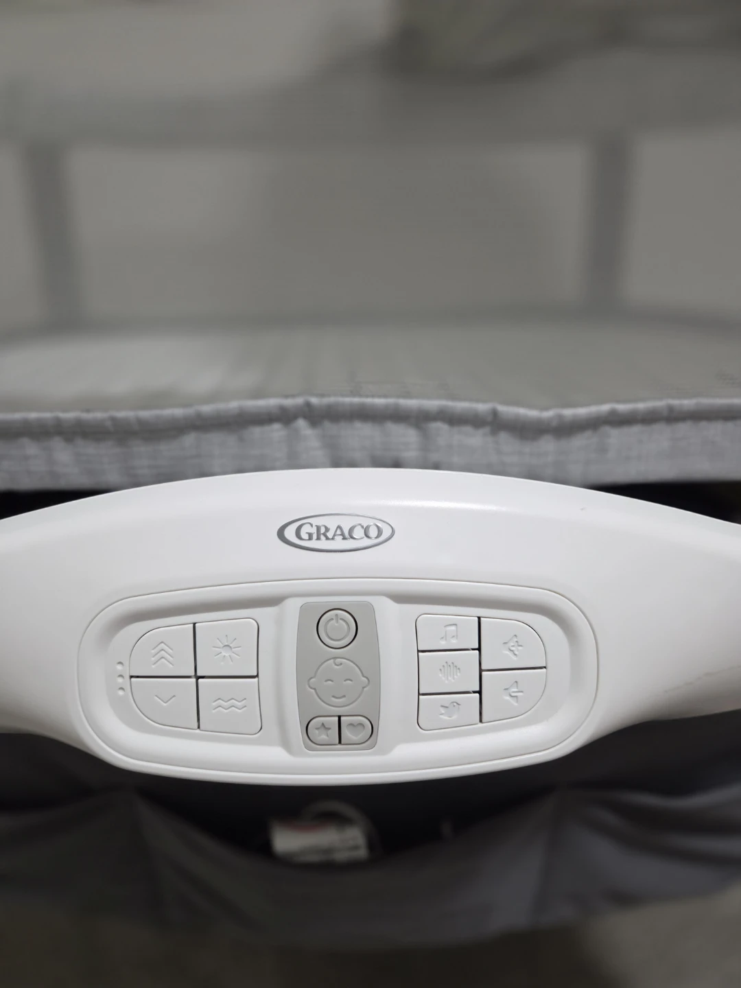 Graco DreamSuite Bassinet - photo 4
