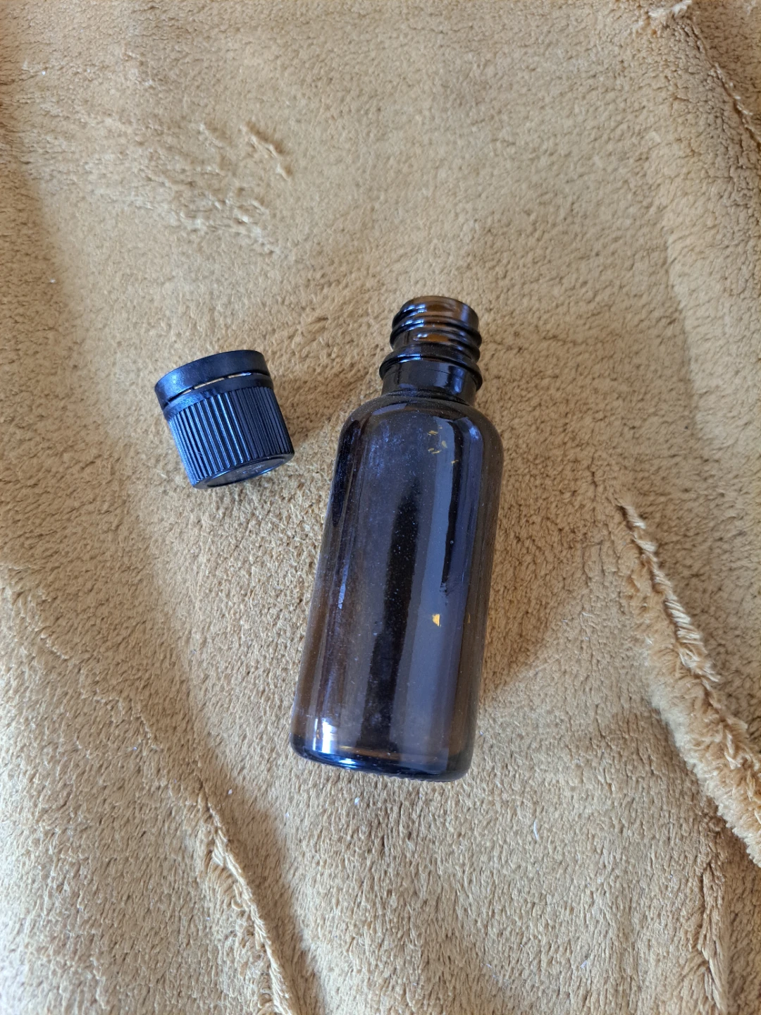 69× Amber Glass Dropper Bottles with Black Caps - Bulk Lot - photo 2