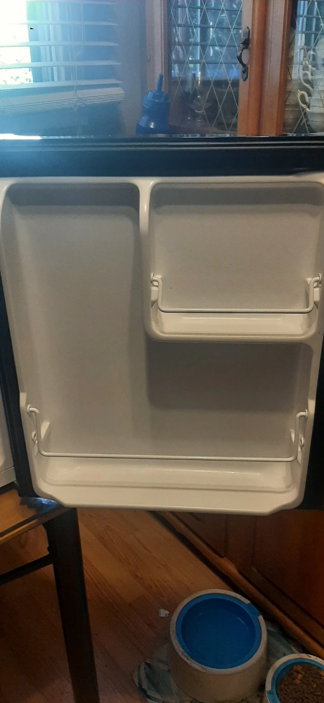 Danby Compact Black Mini Fridge - photo 3