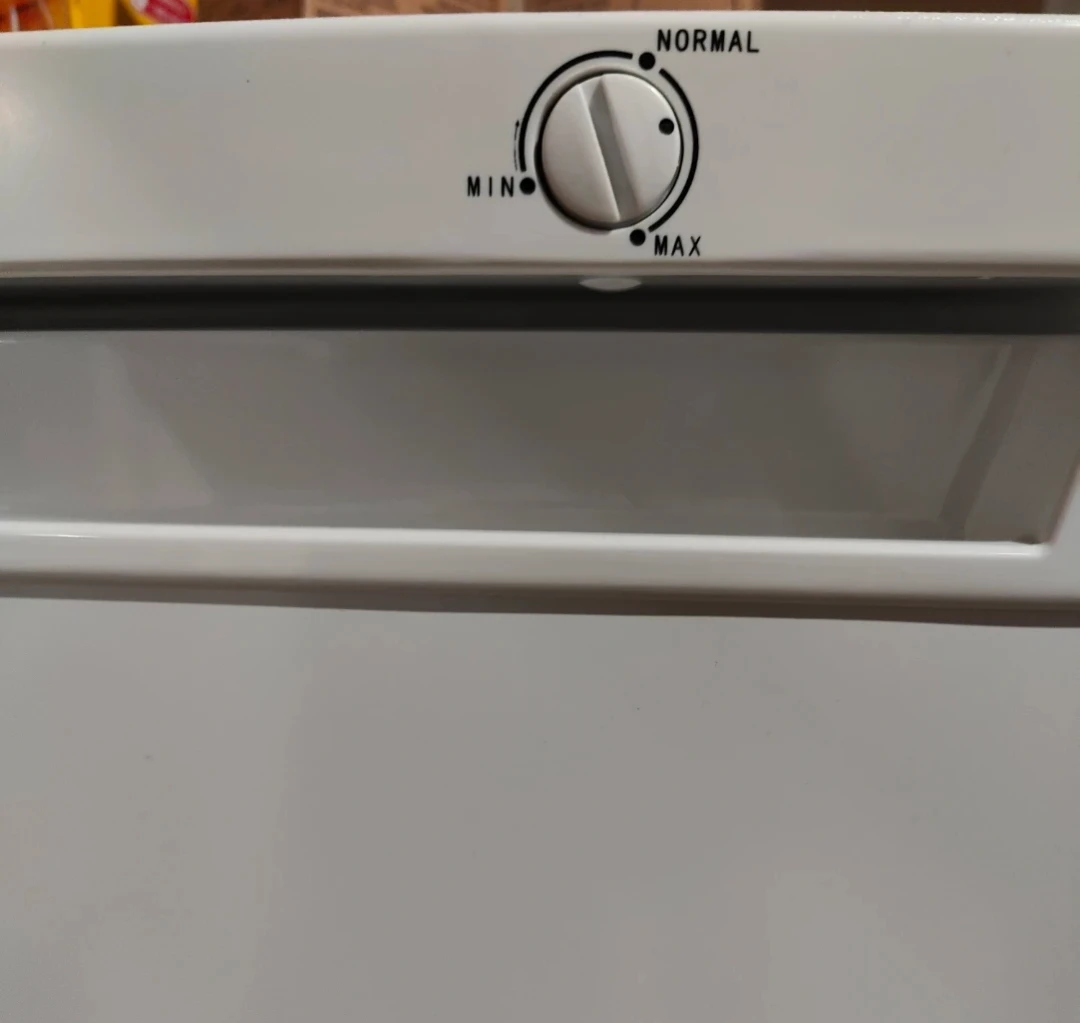 Frigidaire White Freezer - photo 3